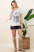 CAROLYN WESTERN COWGIRL GRAPHIC V-NECK TEE