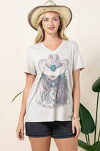CAROLYN WESTERN COWGIRL GRAPHIC V-NECK TEE