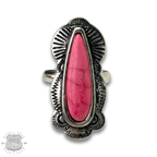 Scalloped pink teardrop ring